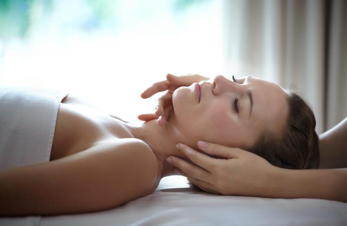 photo-massage-femme-spa-carnac